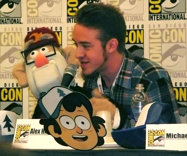 Файл:Alex Hirsch and Grunkle Stan puppet at San Diego Comic-Con International 2013.jpg